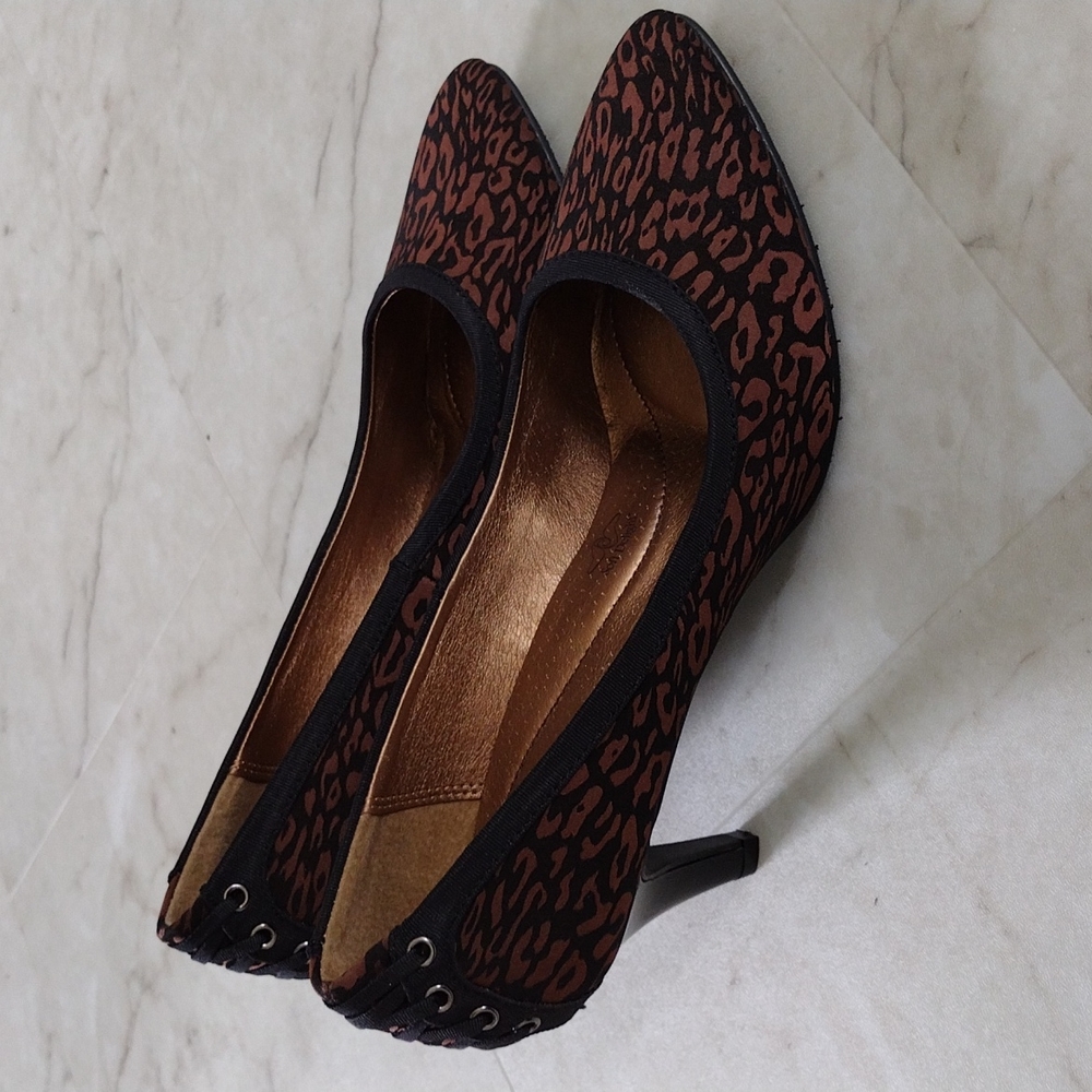 Soft Style heels. - Picture 2 of 11